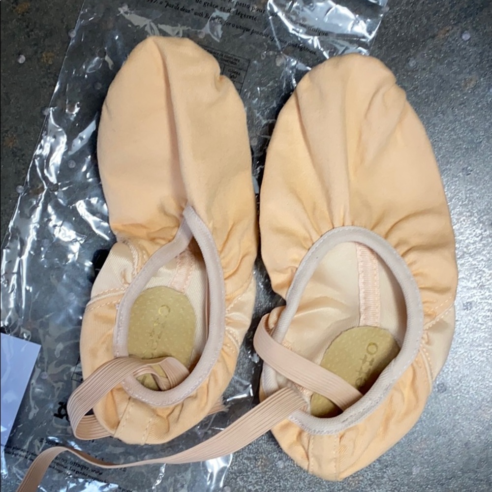 Repetto Split Sole Ballet Shoes, size 38/5, NWT